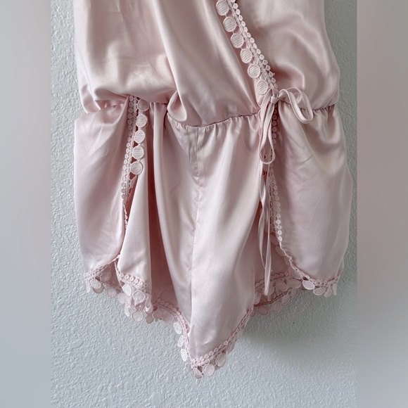 Flora Nikrooz Millie Romper crossover adjustable straps embroidered eyelet trim - Picture 11 of 15